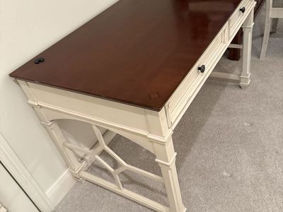 Table two drawer desk