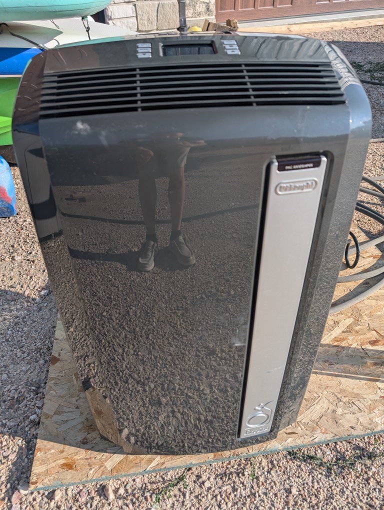 Delonghi Pinguino Portable Air Conditioner with Remote - Used, Black