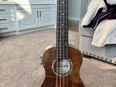 Kala U-BASS Koa 15TH FS solid fancy grade koa wood with case and humidifier