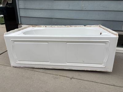Kholer Bathtub - used