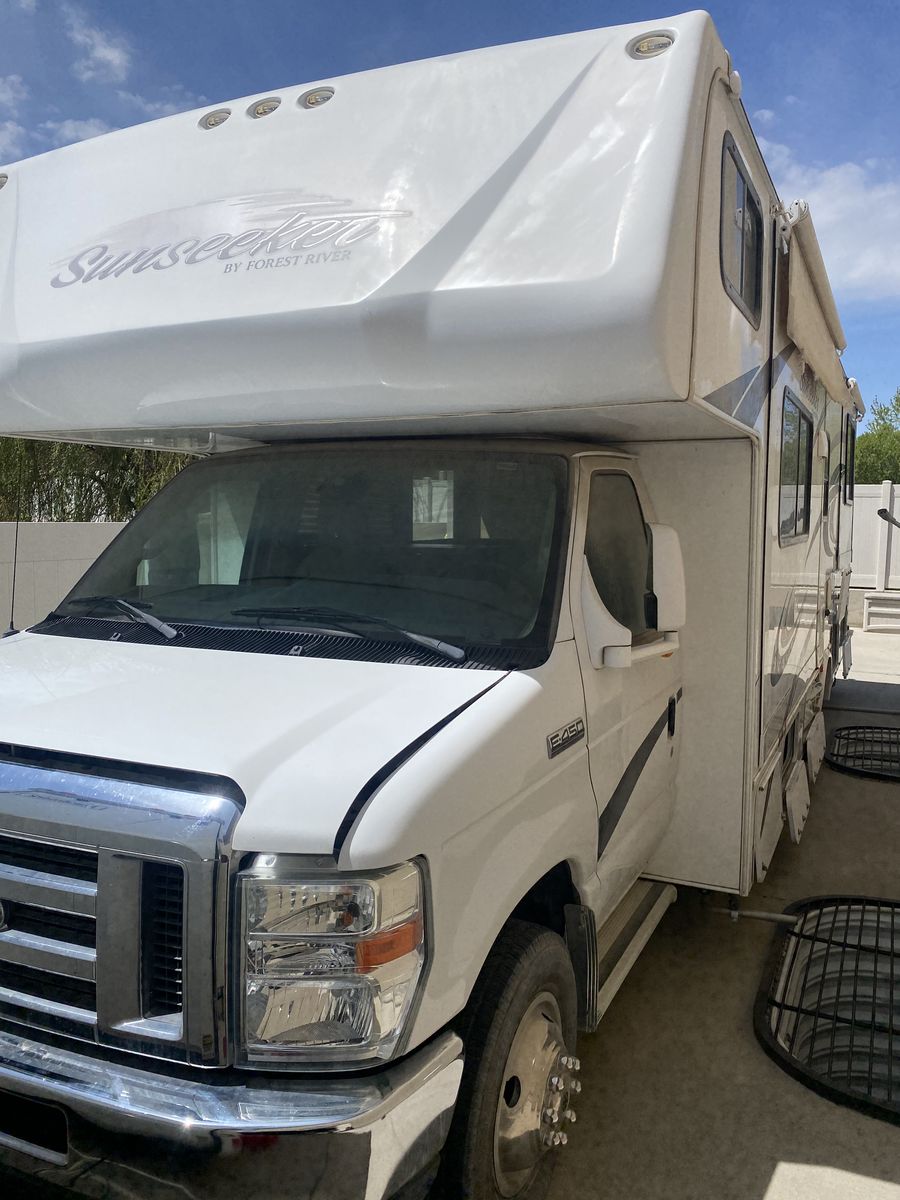 Forest River Sunseeker Class C 2860DS -Low Miles