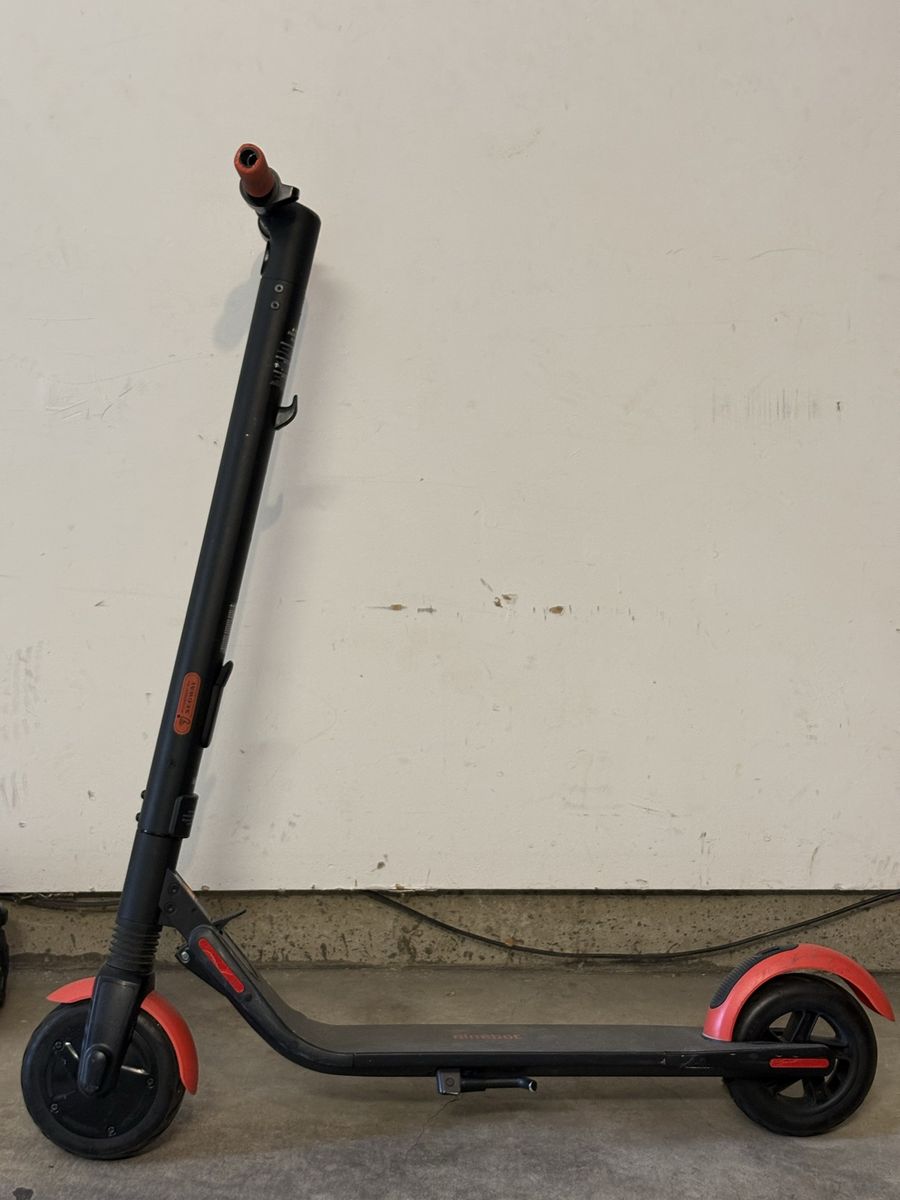 Segway Ninebot Kickscooter Electric Scooter Black/Red, Portable E-Scooter for Commuting