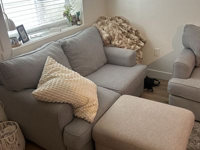 Modern Gray Fabric Sectional Sofa Couch with Ottoman - Excellent Condition