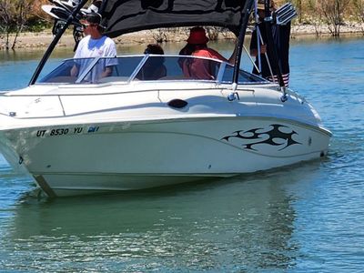 1999 Rinker 24ft Boat