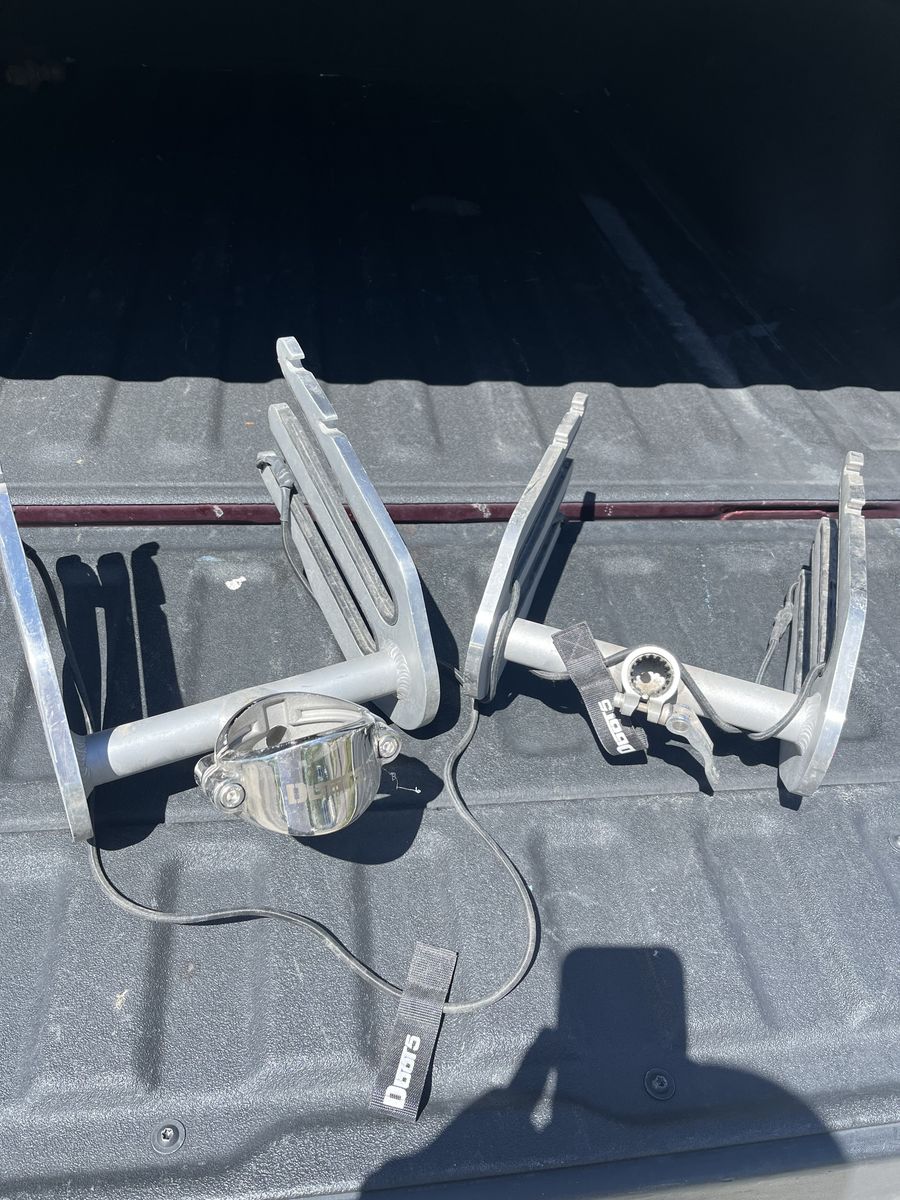 2- Wakeboard Racks Universal Fit