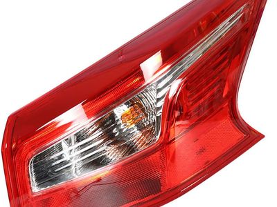 2016-2018 Nissan Sentra Passenger Side Tail Light
