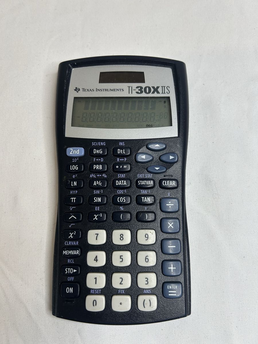 Texas Instruments TI-30X IIS Scientific Calculator Solar TESTED WORKING