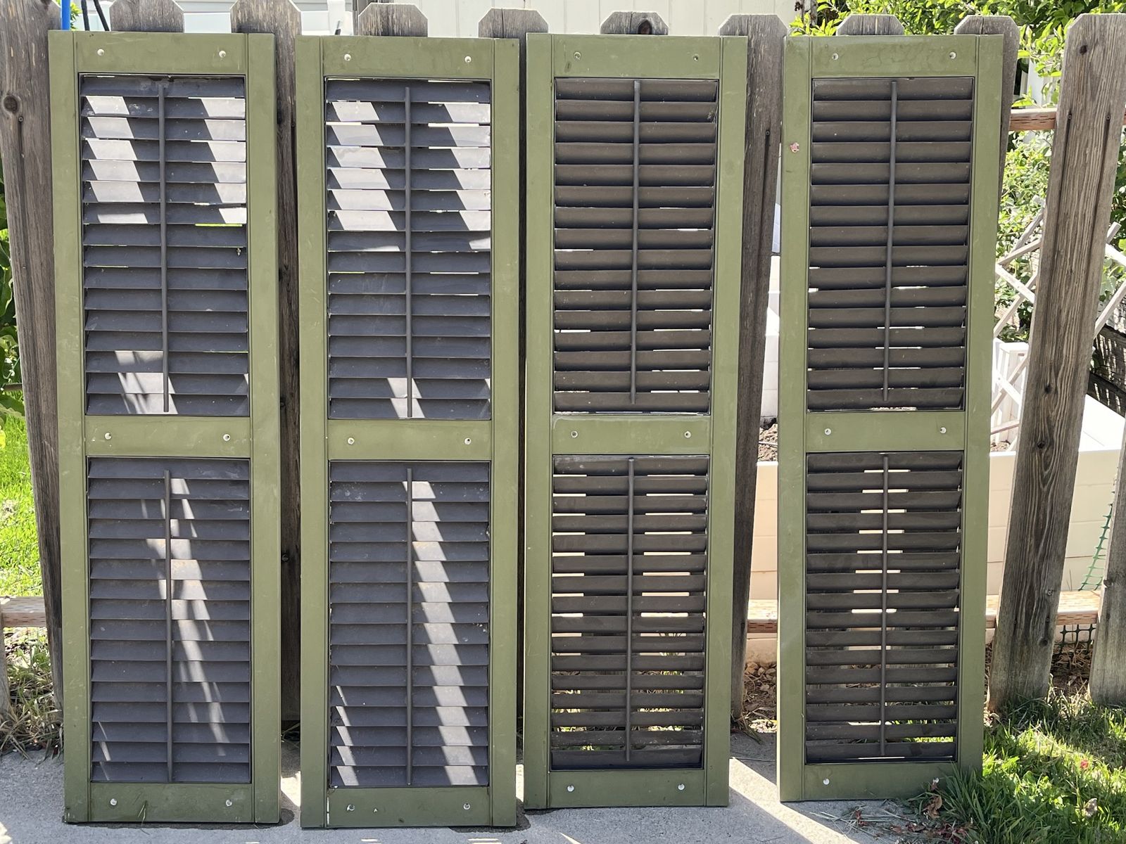 Four outdoor shutters - Green