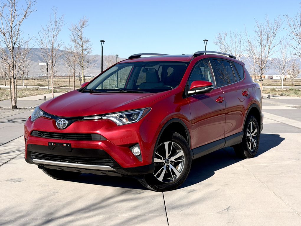 2016 TOYOTA RAV4 XLE