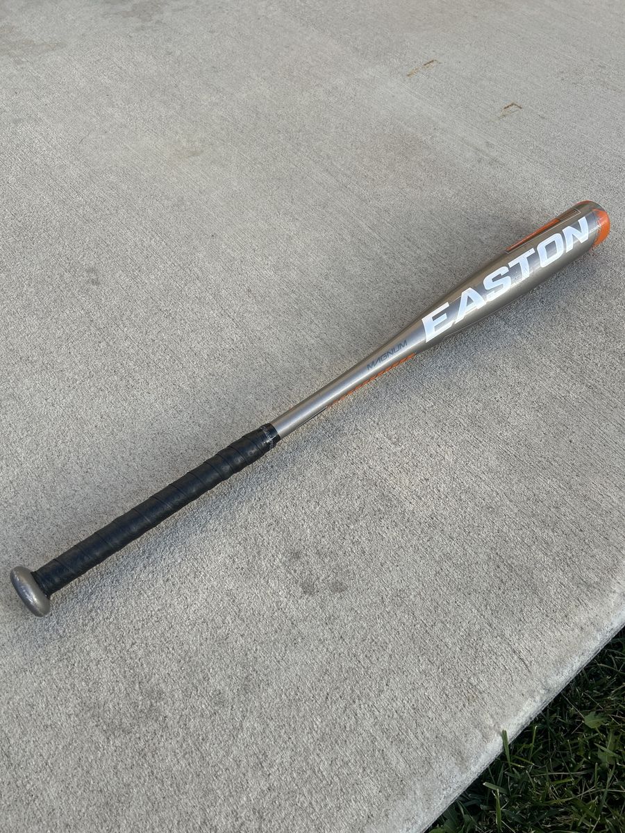 Easton Magnum Youth Baseball Bat 30 Inch Drop 10 NEW GRIP 