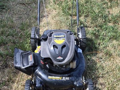 Yard Machines MTD 6.5HP Briggs & Stratton 21" Cut High Wheel Push Lawn Mower