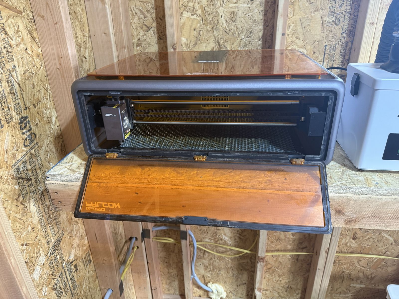 Main image 4