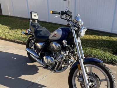Yamaha Virago Cruiser Motorcycle - Blue/Silver, Sissy Bar