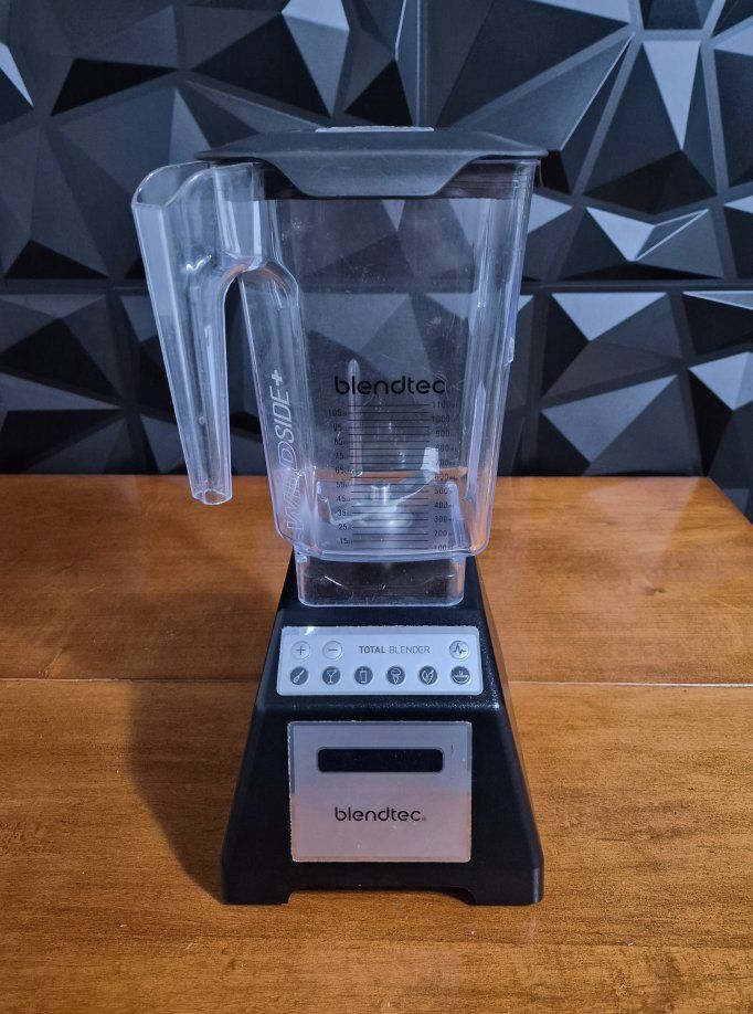 BlendTec ES3 Varible Speed Total Blender Classic Black / Smoothie Classic. Tested. Excellent Conditions! 