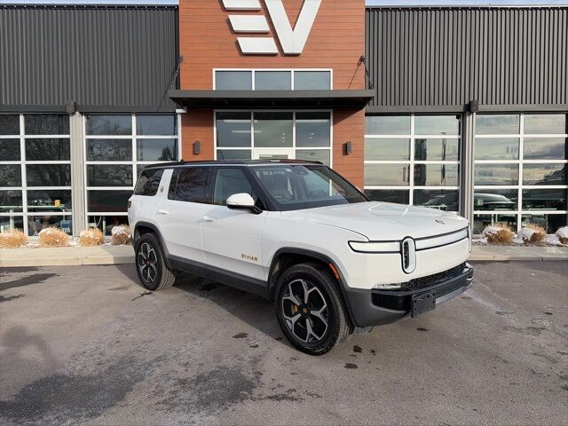 2023 Rivian R1S Adventure