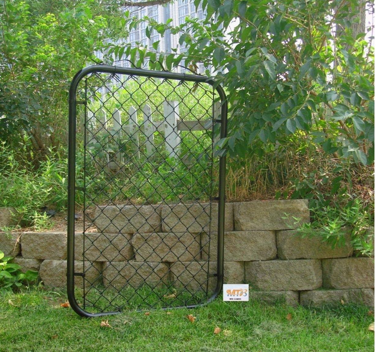 $44 LESS THAN AMAZON BRAND NEW* Black Chain-Link Fence Gate