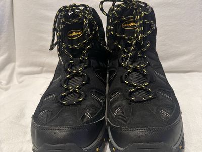 Goodyear men’s size 13 Teton, black Leather and textile like new hiking boots