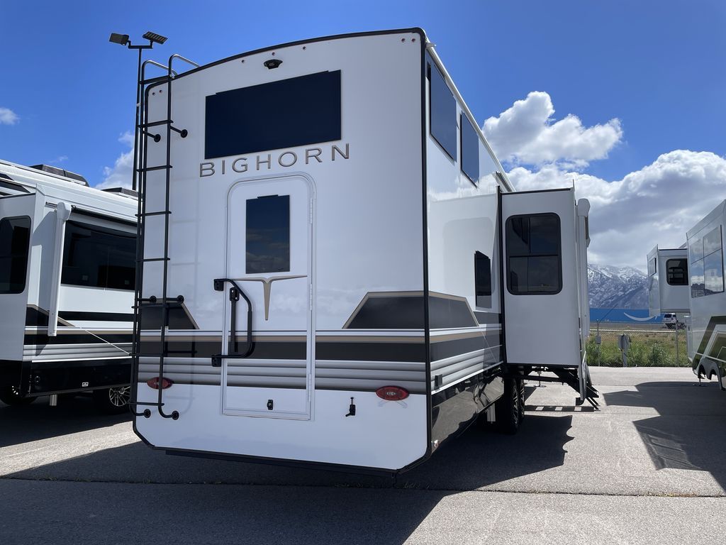New 2026 Heartland Bighorn 40DB
