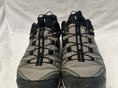 Salomon women’s size 7 sage green Gore-Tex textile, hiking shoes