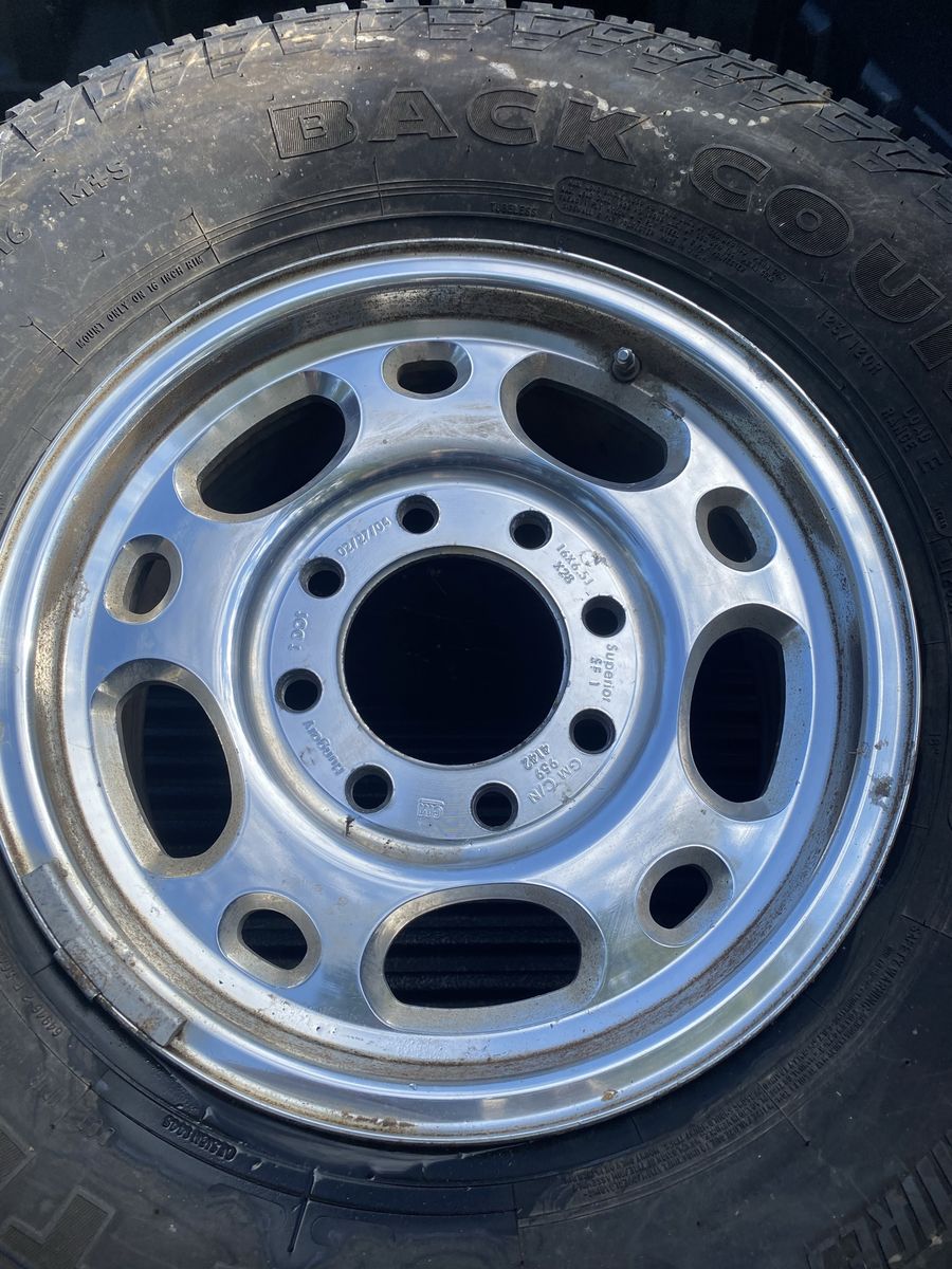 Superior SF 1 Chrome Wheel Rim with Back Country Tire 16"