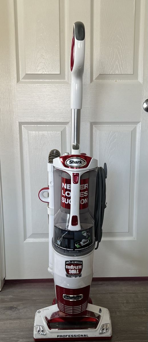 Shark Rotator NV400 Plug in Vacuum