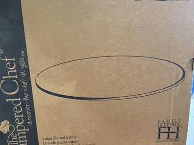 Pampered Chef Classics Collection Large Round Stone Stoneware Baking Pan, New in Box