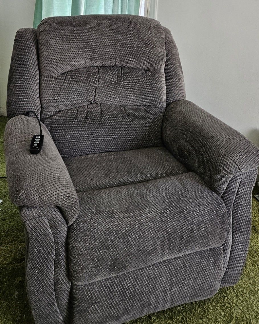 Southern Motion Power Lay-Flat Lift Recliner with Power Headrest