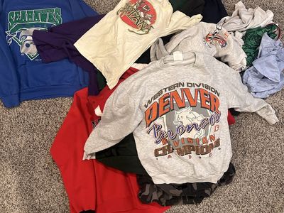 Insane 30 piece vintage clothing resale bundle, including true vintage music such as Grateful Dead, and vintage sport bangers et