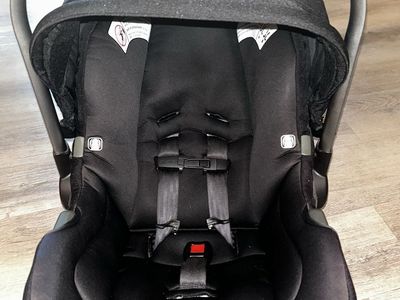 Nuna baby car seat and base