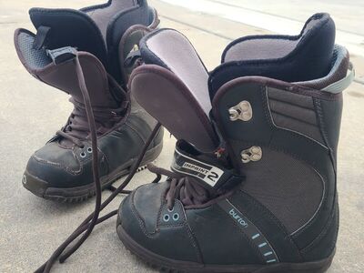 women's burton snowboard boots size 5