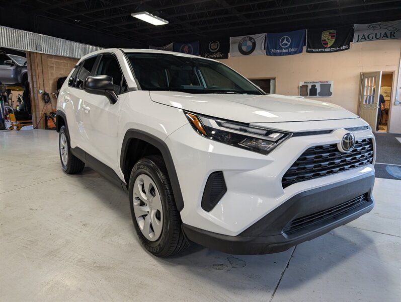 2023 Toyota RAV4 LE
