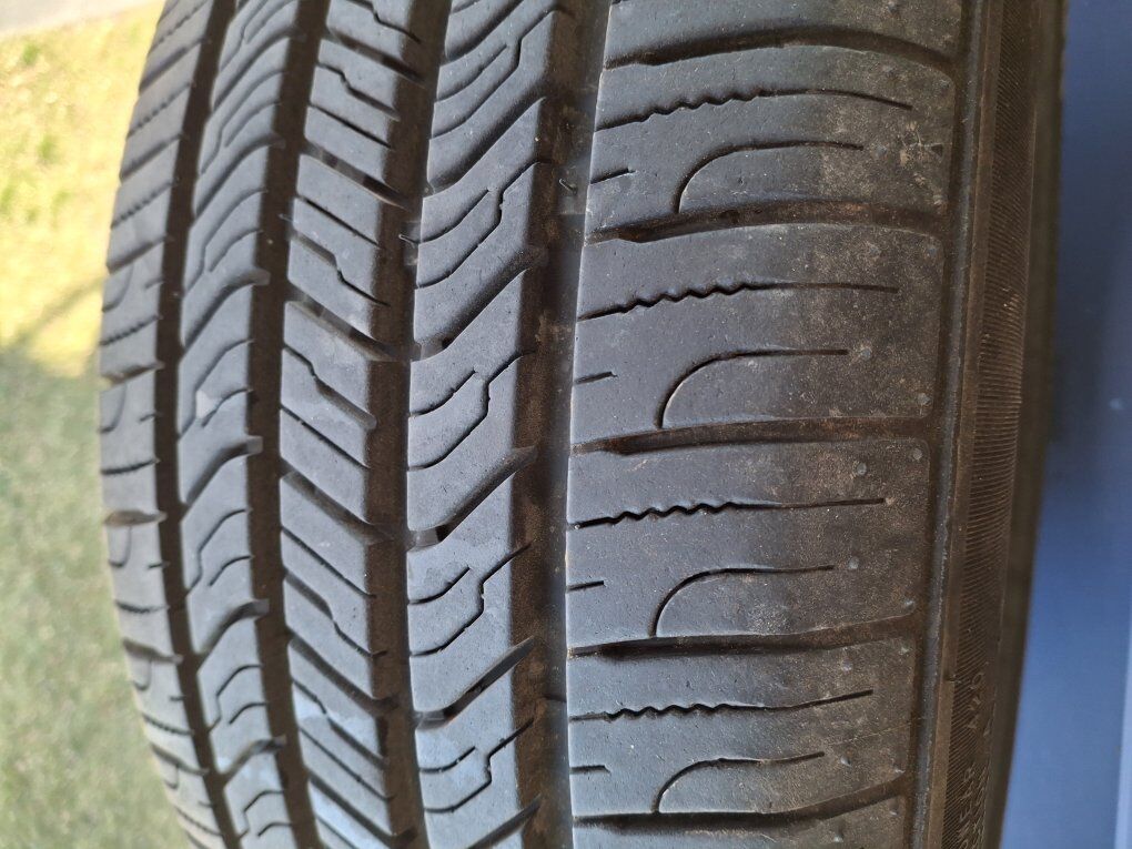 Tires 215/60R16