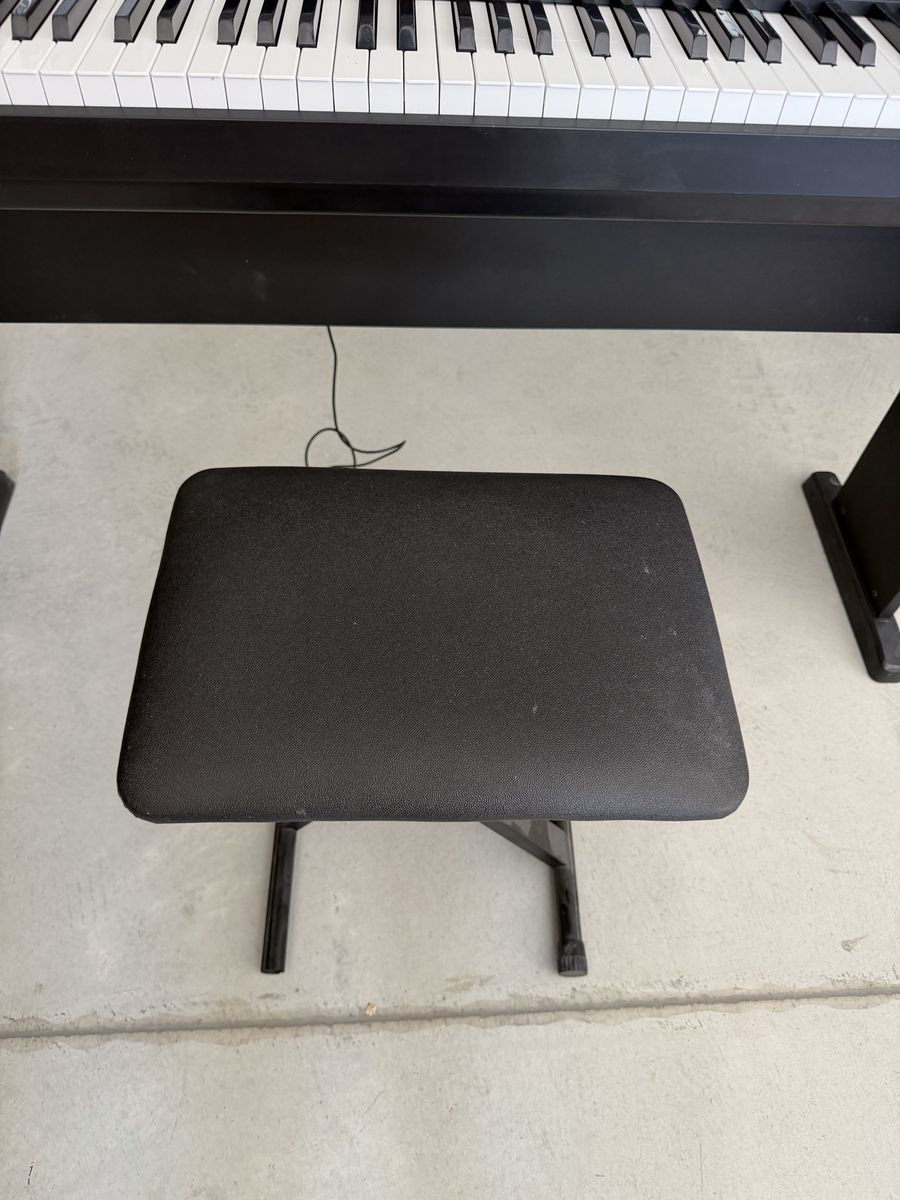 Main image 6