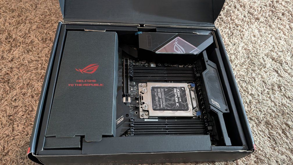 ASUS ROG STRIX TRX40-XE Gaming AMD Threadripper DDR4 ATX Wifi Motherboard