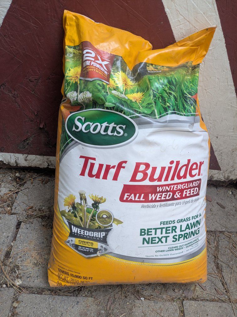 42lb Scott's turf builder lawn fertilizer fall