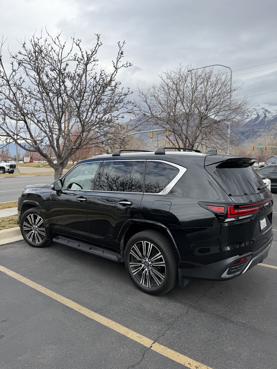 2025 Lexus LX 600 Luxury