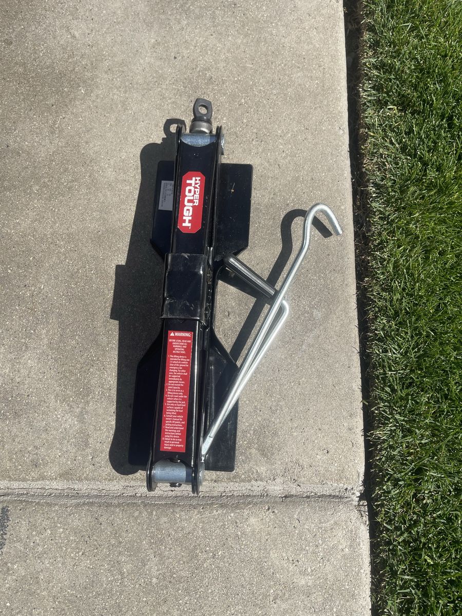 Car jack for spare