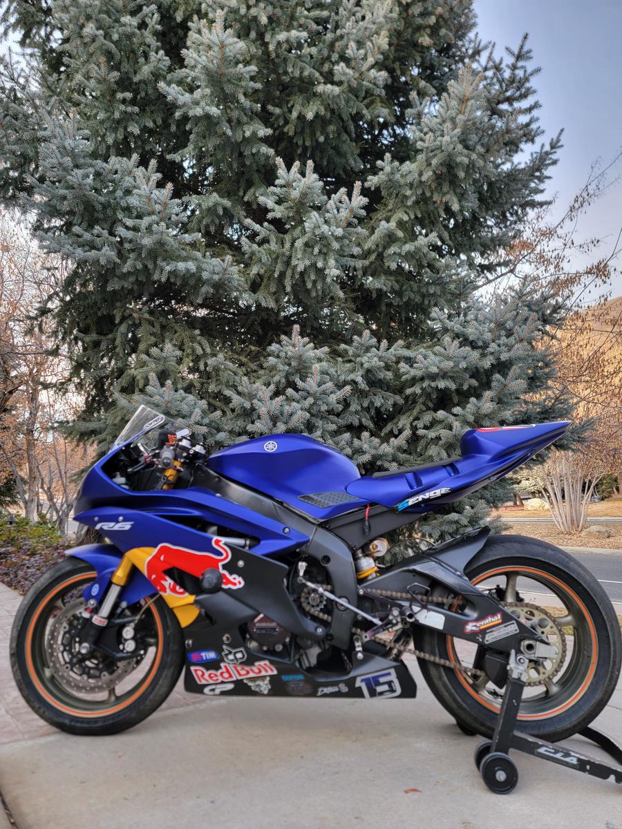 Yamaha R6 Track Bike