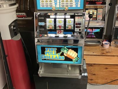 IGT SLOT MACHINE FISTFULL of DOLLARS