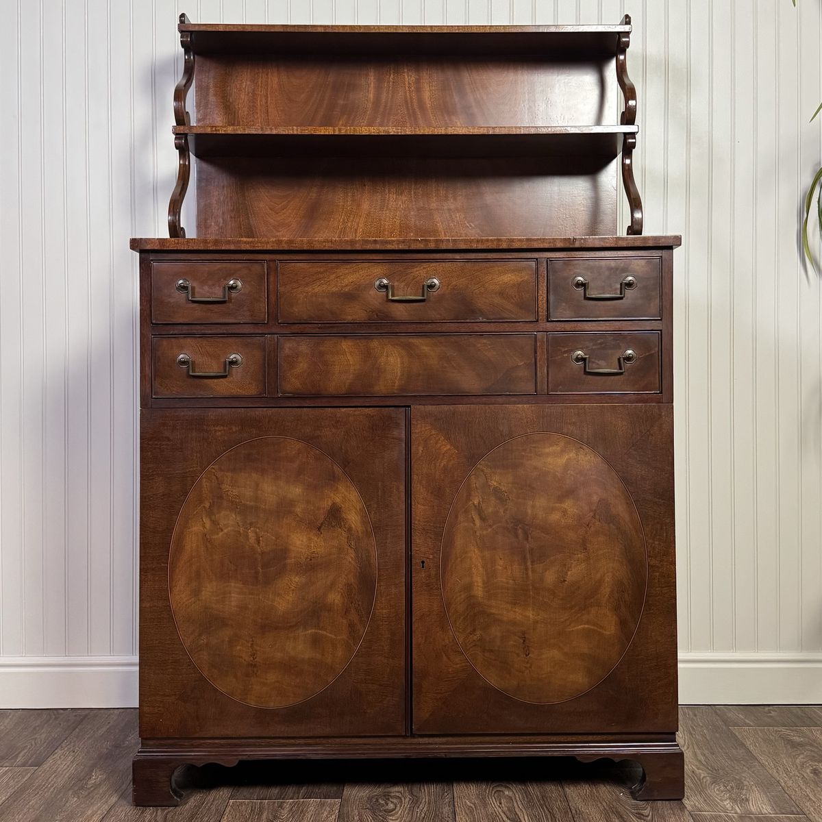 Vintage Heritage Henredon Mahogany Cabinet / Buffet with Waterfall Plate Shelf