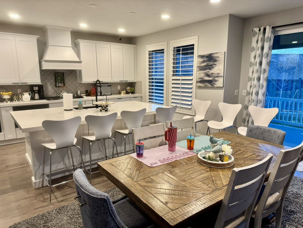 Restoration Hardware Bar Stools Set Of 7 white