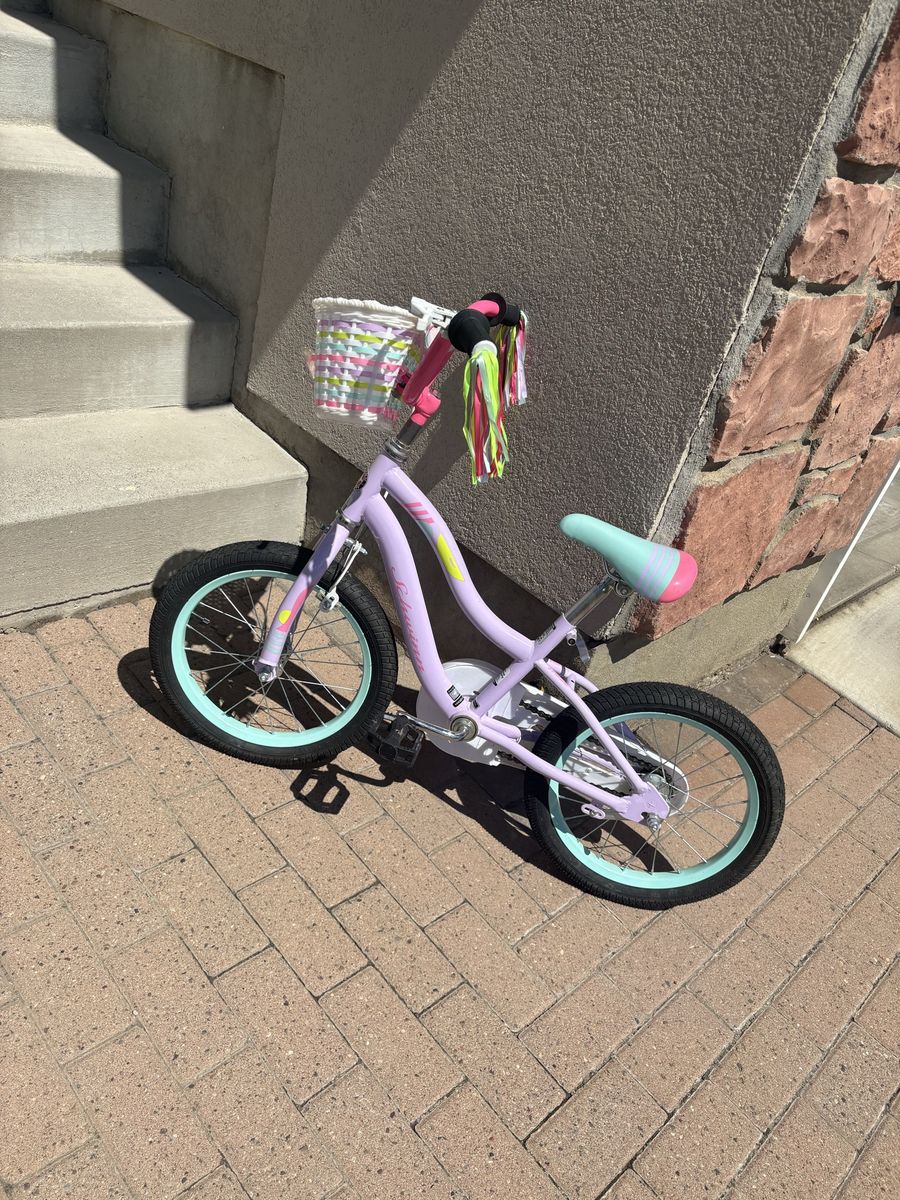 Schwinn Iris 16” kids bike