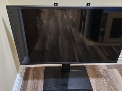 Samsung UN32J525DAF 32-inch 1080p Smart LED TV