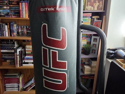 UFC OctTek DS2 Ultimate Fighting Championship Heavy Bag & Stand and gloves