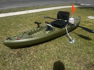 Fully Rigged Fishing Kayak With Fish Finder