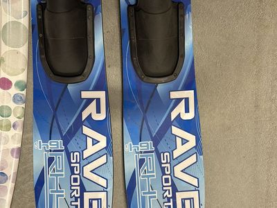 Rave Skis