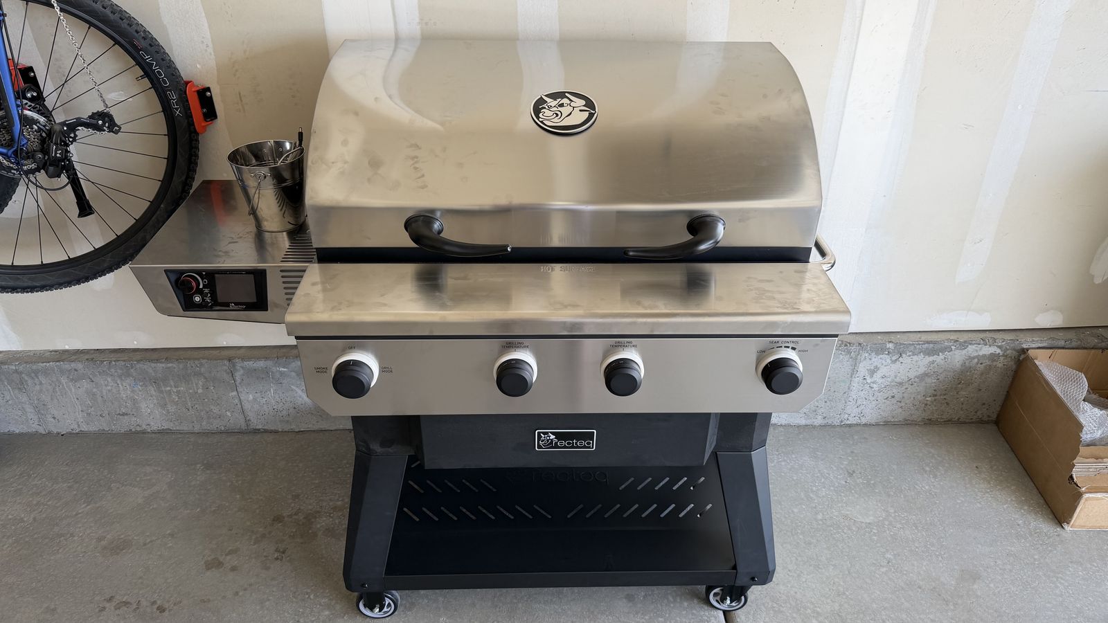 Recteq X-Fire Pro 825