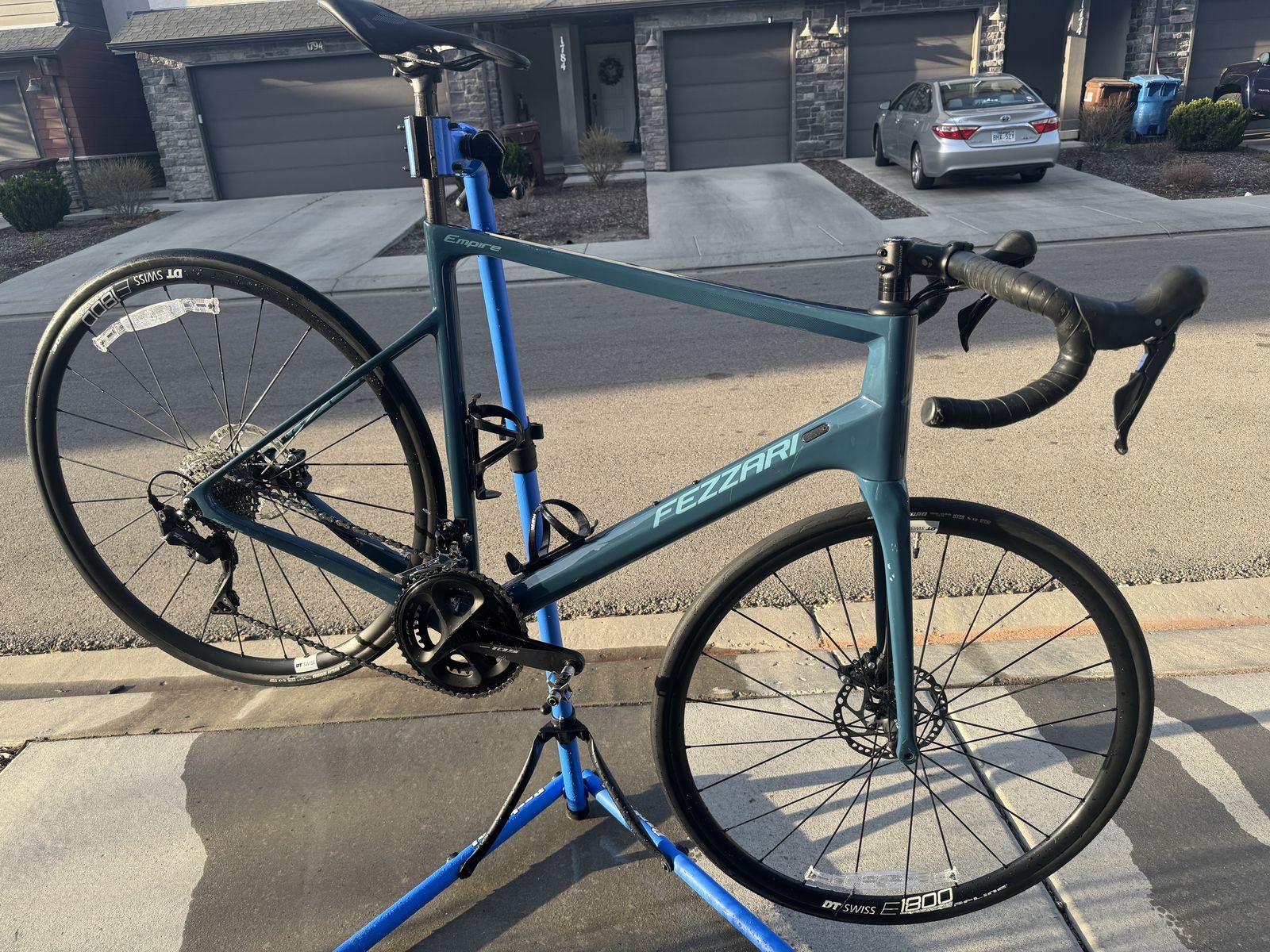 Fezzari Empire XL Carbon Shimano 105