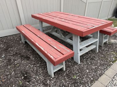 Picnic table- Free!!
