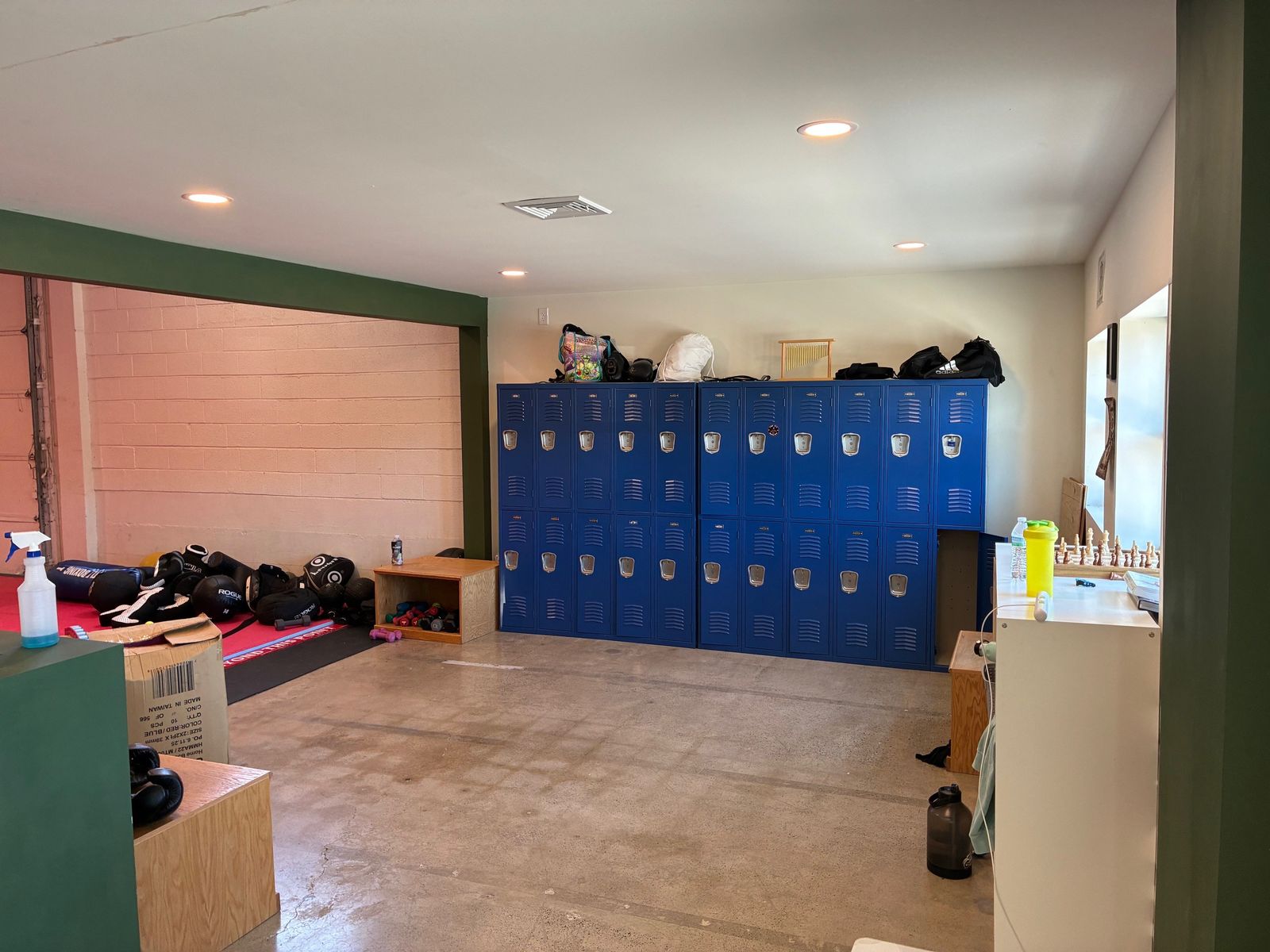 Main image 6